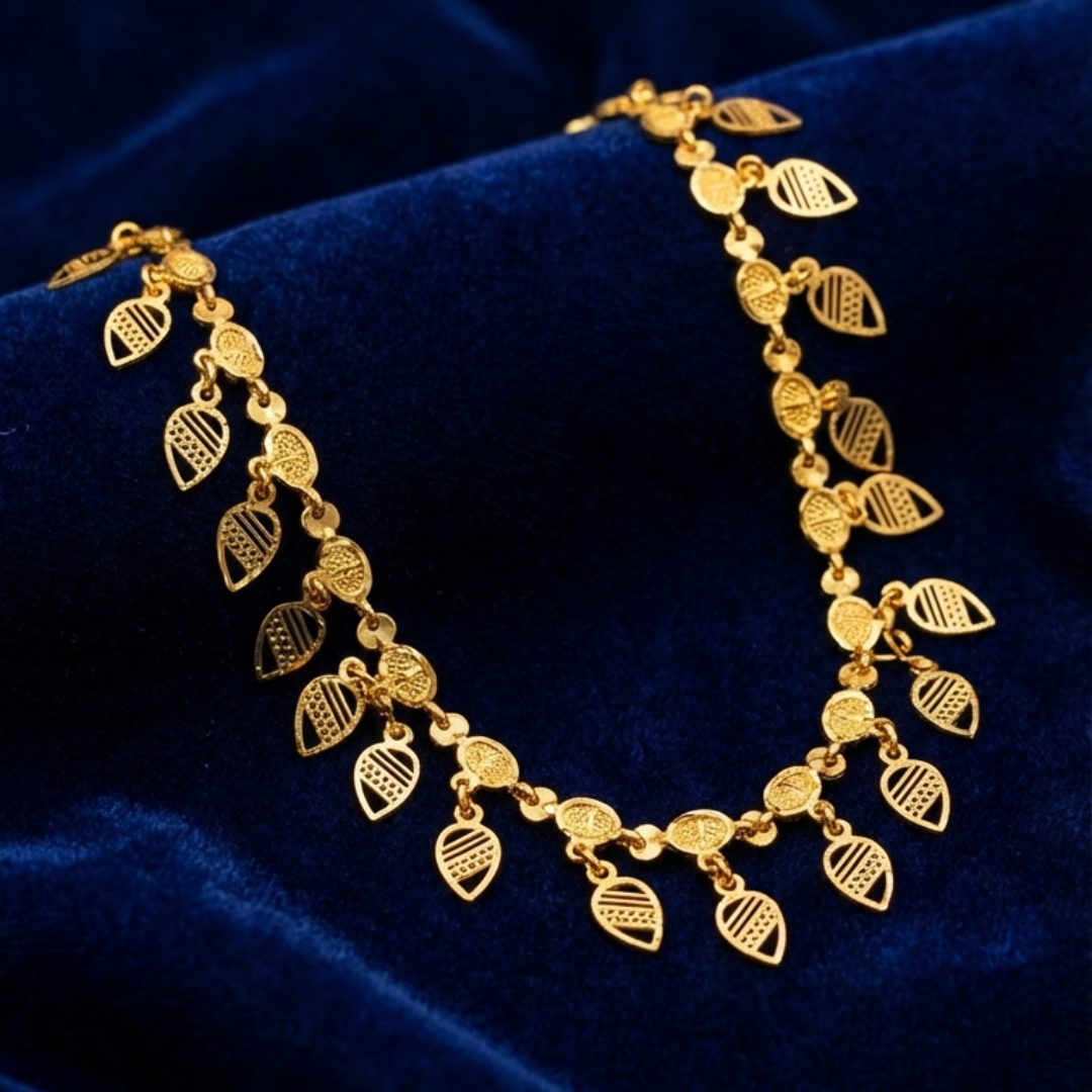 ✨ Antique Leaf Charm Gold-Coated Bracelet